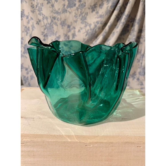 Pellegano Teal Aqua Art Glass Handkerchief Bowl 4.5" tall - Picture 6 of 10